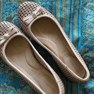 Flats Perfect Condition 7.5 Giani Bernini
